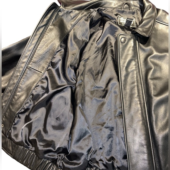 Vintage Leather Eddie Bauer Bomber Jacket - Picture 8 of 11